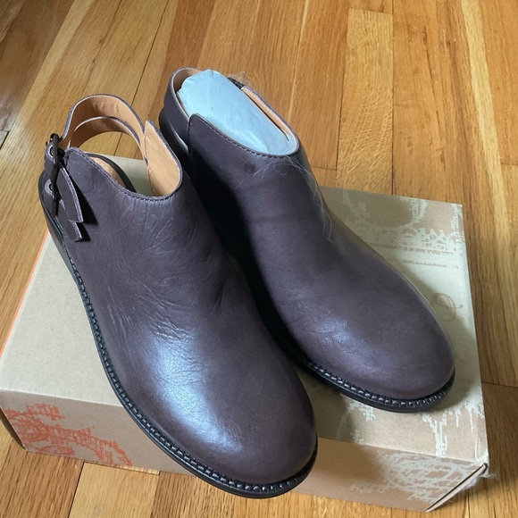 🤎🤎 Espresso Leather Double Strap Shootie 🤎🤎 - Picture 3 of 10